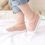 Charger l'image dans la galerie, BabyBreeze™ – Chaussons rafraîchissants et confortables pour les premiers pas [50 % de réduction]
