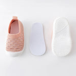 Charger l'image dans la galerie, BabyBreeze™ – Chaussons rafraîchissants et confortables pour les premiers pas [50 % de réduction]
